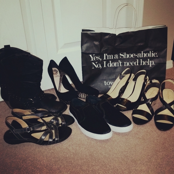 Meet your Posher, Janet - Picture 2 of 4